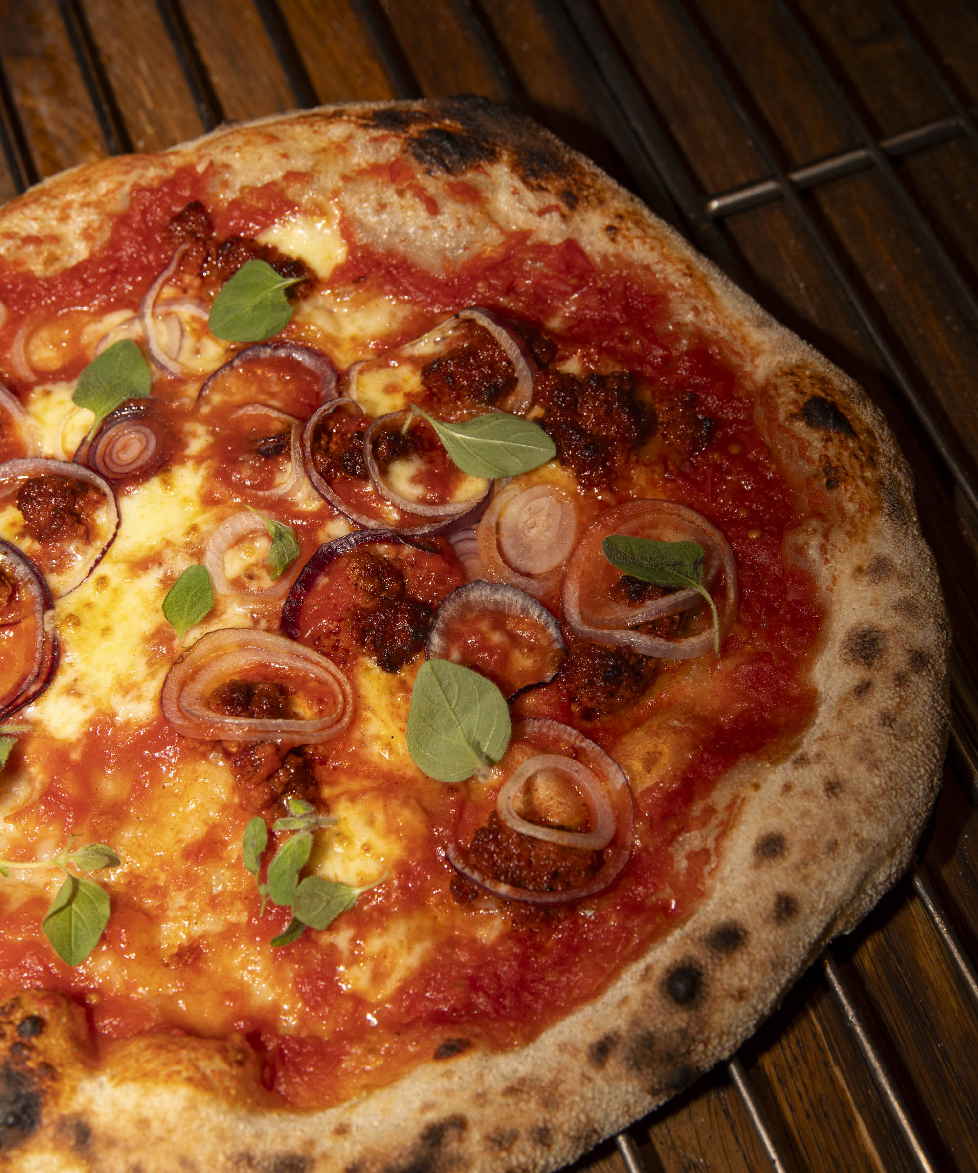 Two pizzas at Juli in Nørrebro – Four friends earn six hearts in Politiken for bold flavors and cool combinations