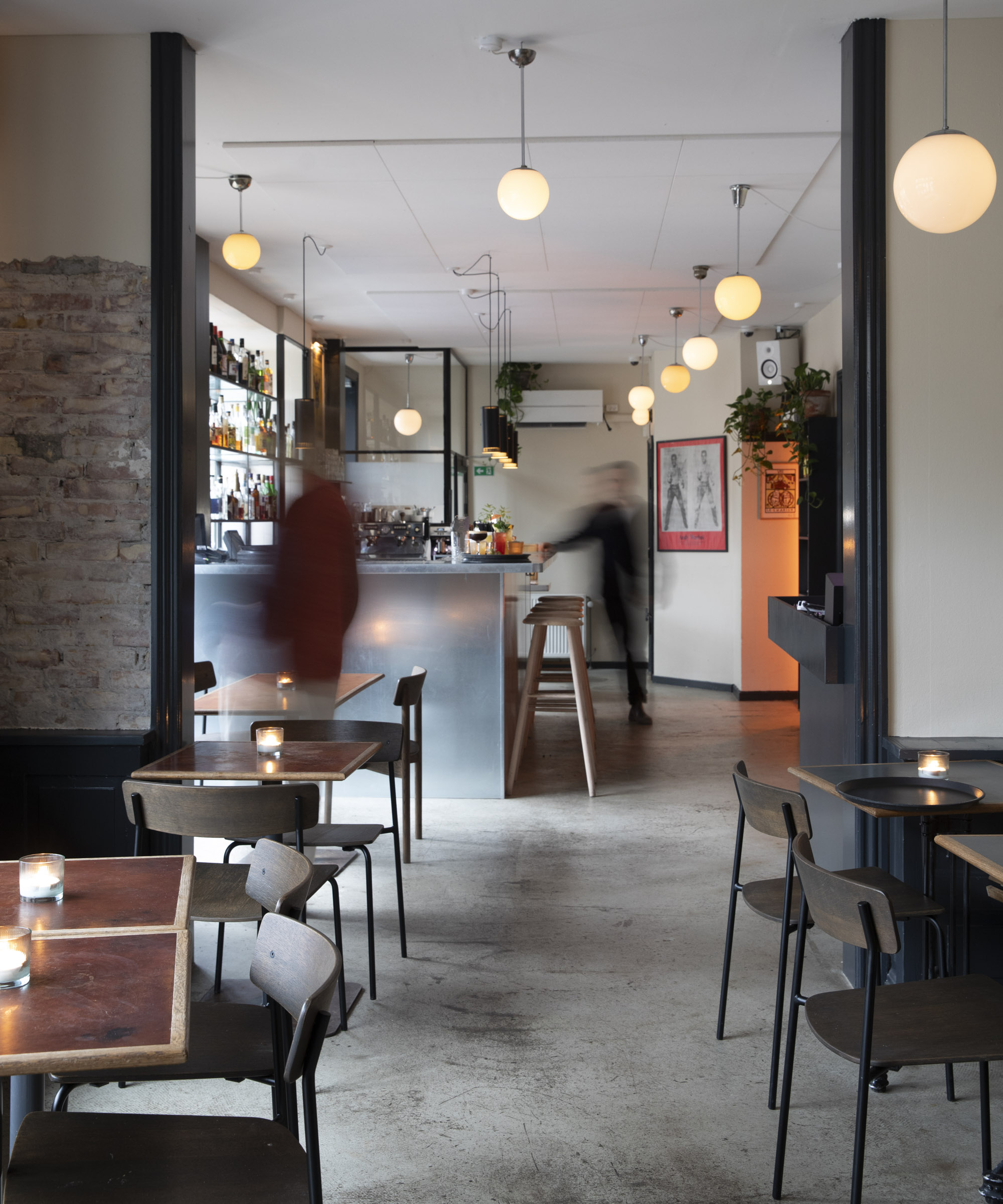 Pick whatever you like at Leafs – Nørrebro favorite opens new spot nearby with everything from Szechuan chicken to mushroom toasts and unconventional cocktails