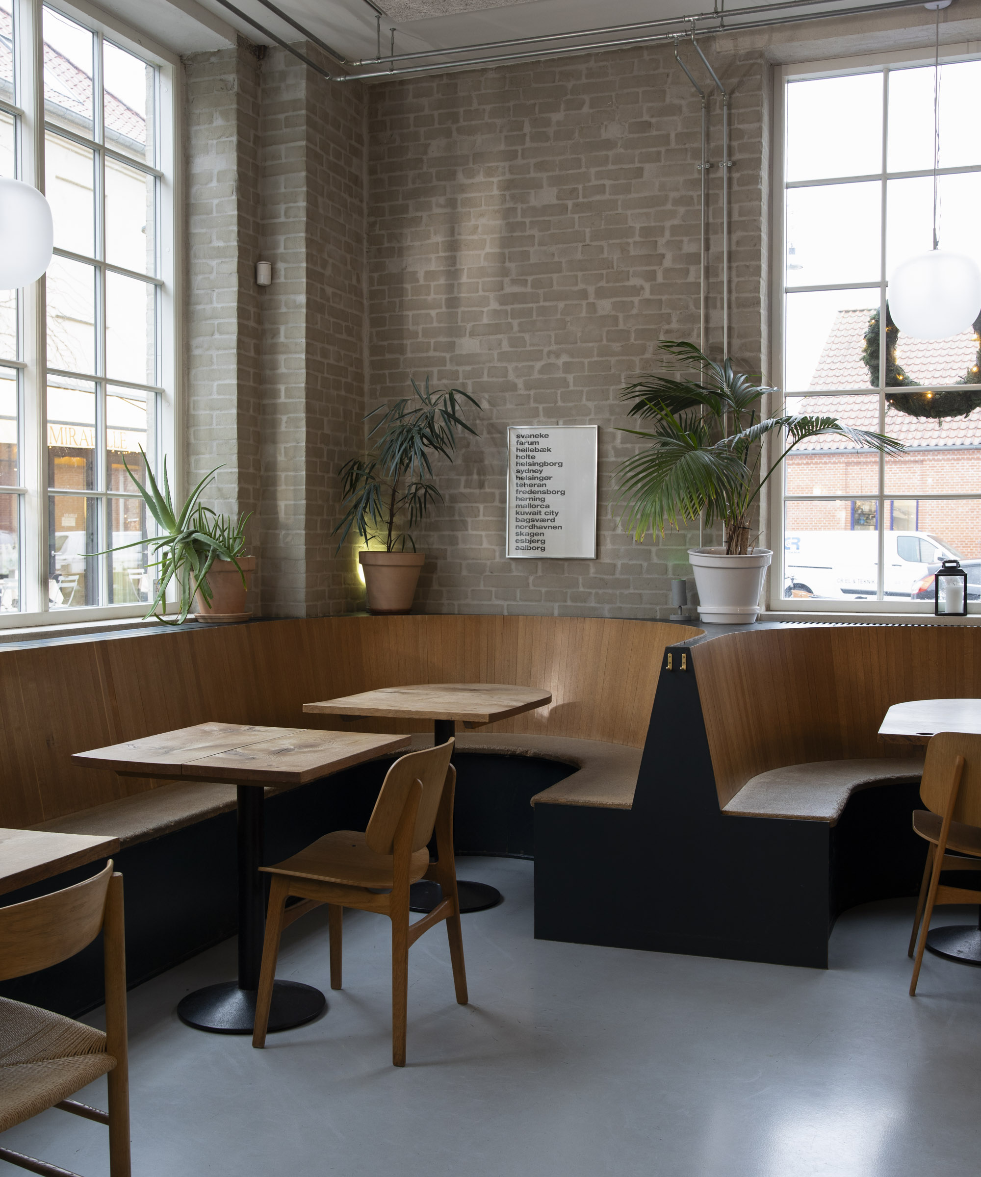 Pick whatever you like at To Øl – Stock up for the holidays at BRUS bottle shop in Nørrebro or To Øl City in Svinninge, drink a few beers at BRUS bar, or do both!