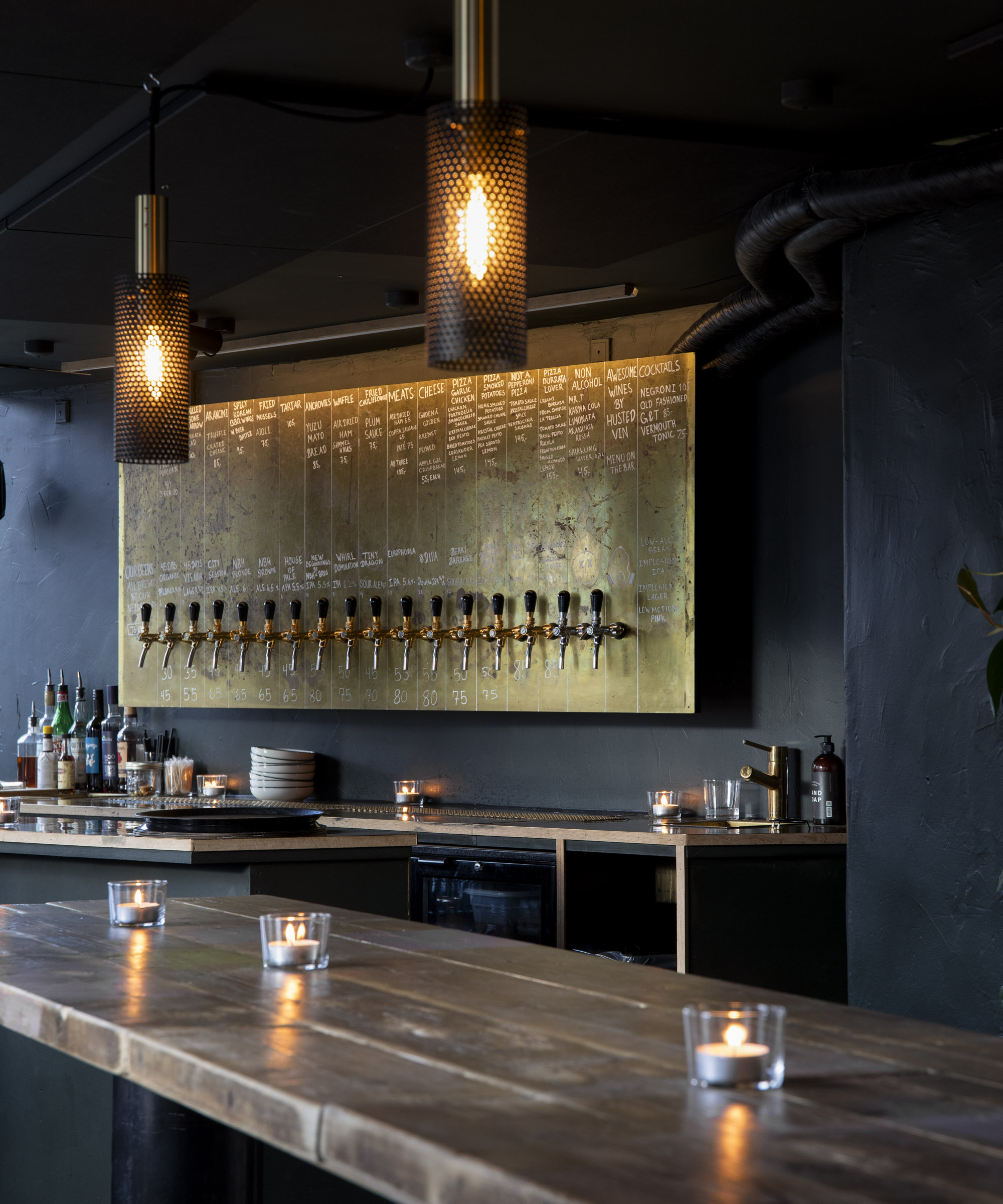 Pick whatever you like at Neighbourhood on Jægersborggade – After their recent revamp, this popular pizza place is now a killer craft beer bar, too