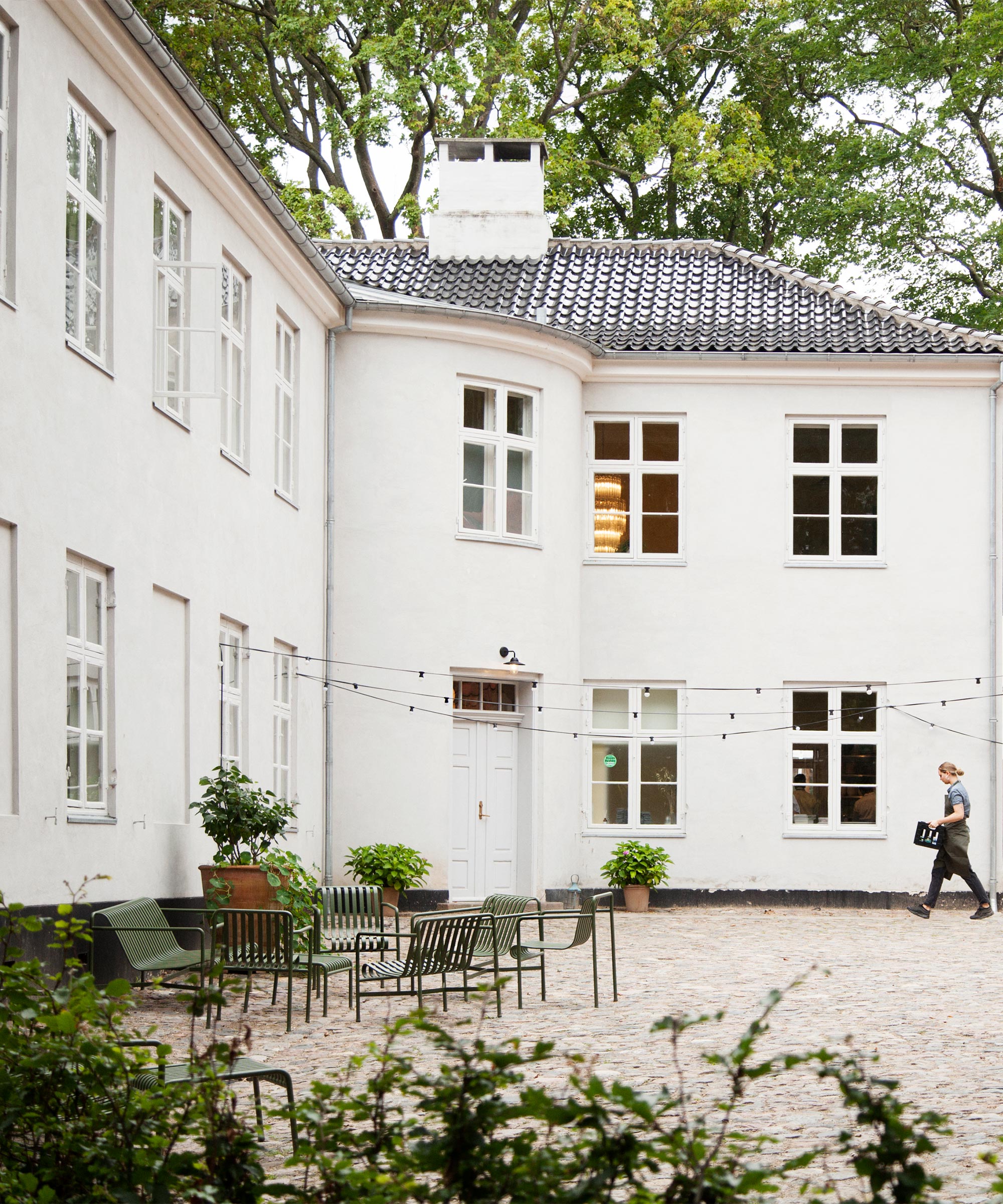 3-course menu + snacks at Fasangården – Today, this stunning restaurant hidden away in Frederiksberg Gardens opens its doors for the new season