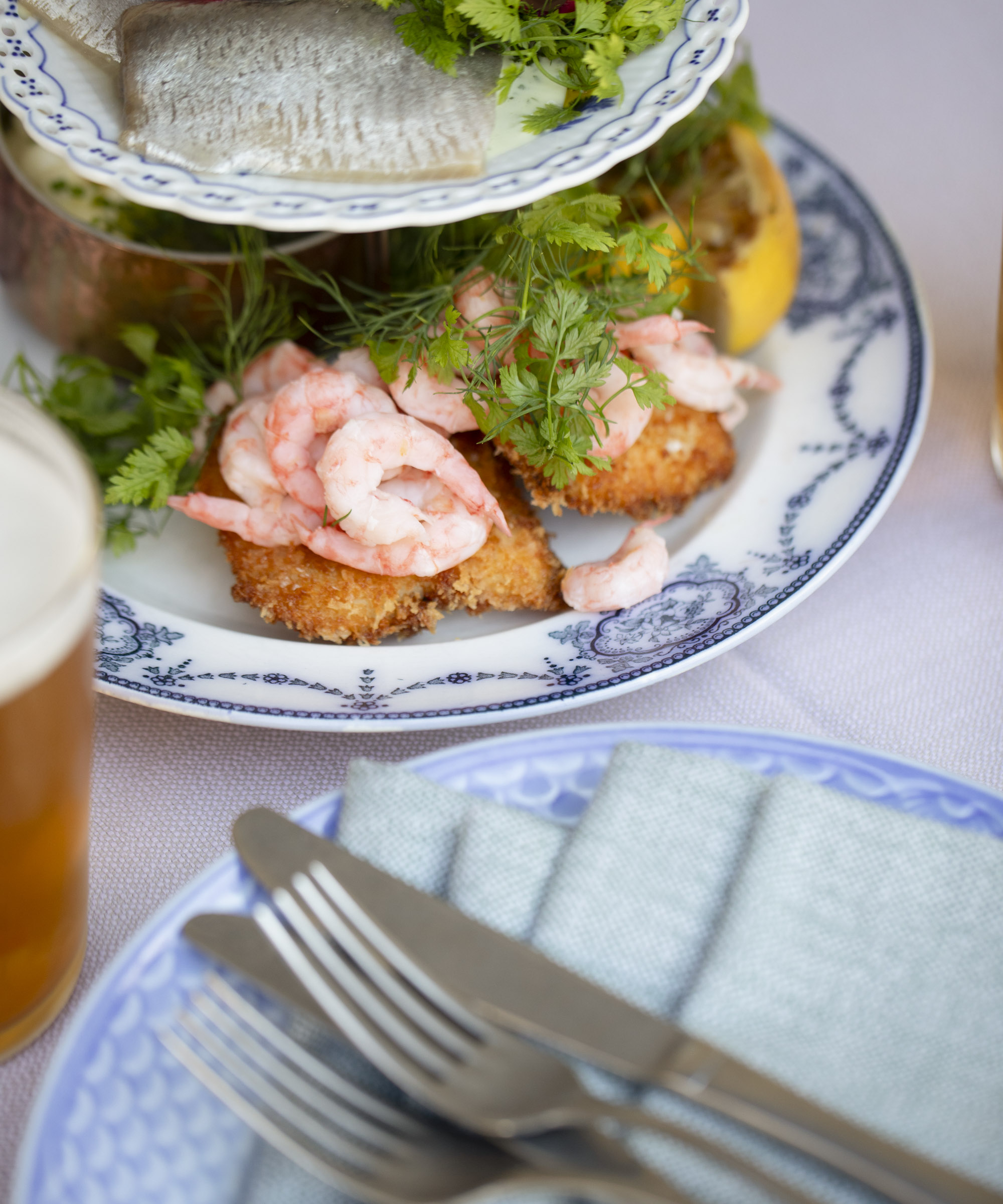 4-course smørrebrød menu and dessert at Peter Liep’s Hus in Dyrehaven – An idyllic inn with centuries of history serving modern smørrebrød that might be the best in the entire country