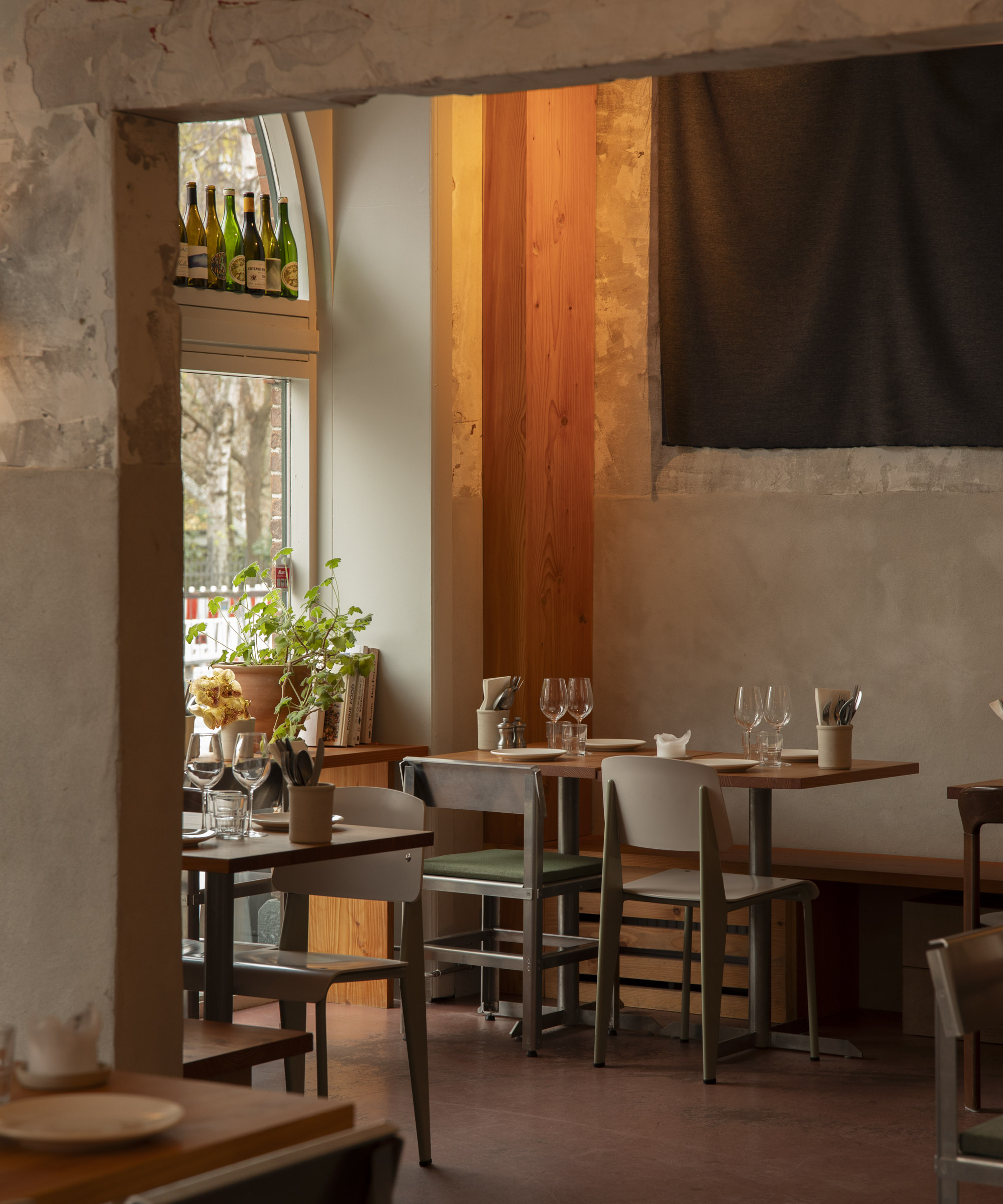 10 servings at Cleo – Even in a family of phenomenal restaurants, this eclectic Nørrebro favorite stands out with one flavor-packed dish after another