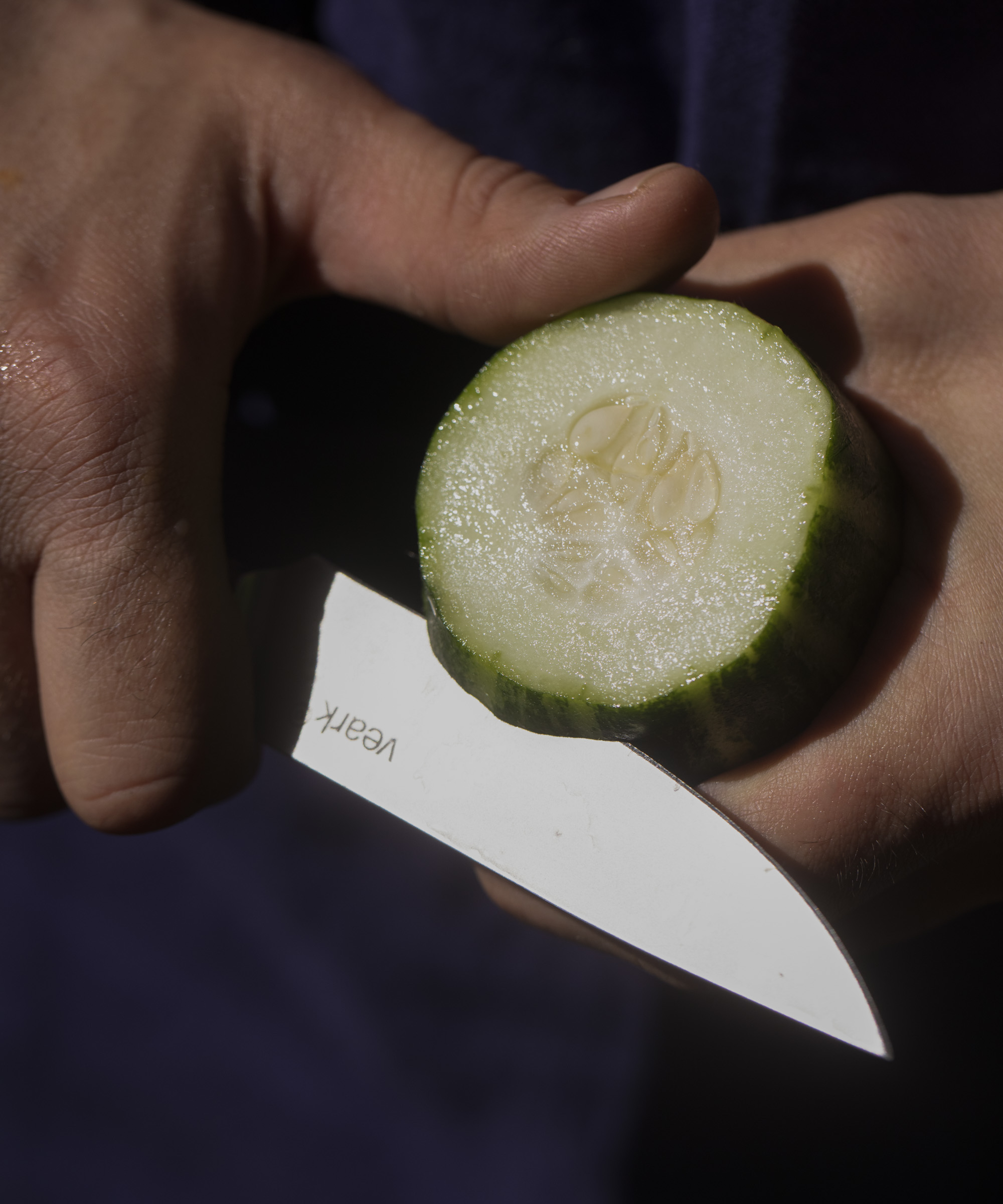 Pick whatever you like from the Veark webshop – Intuitive design and functionality intersect in restaurant-grade kitchen racks, knives, chopping boards, and kitchen accessories