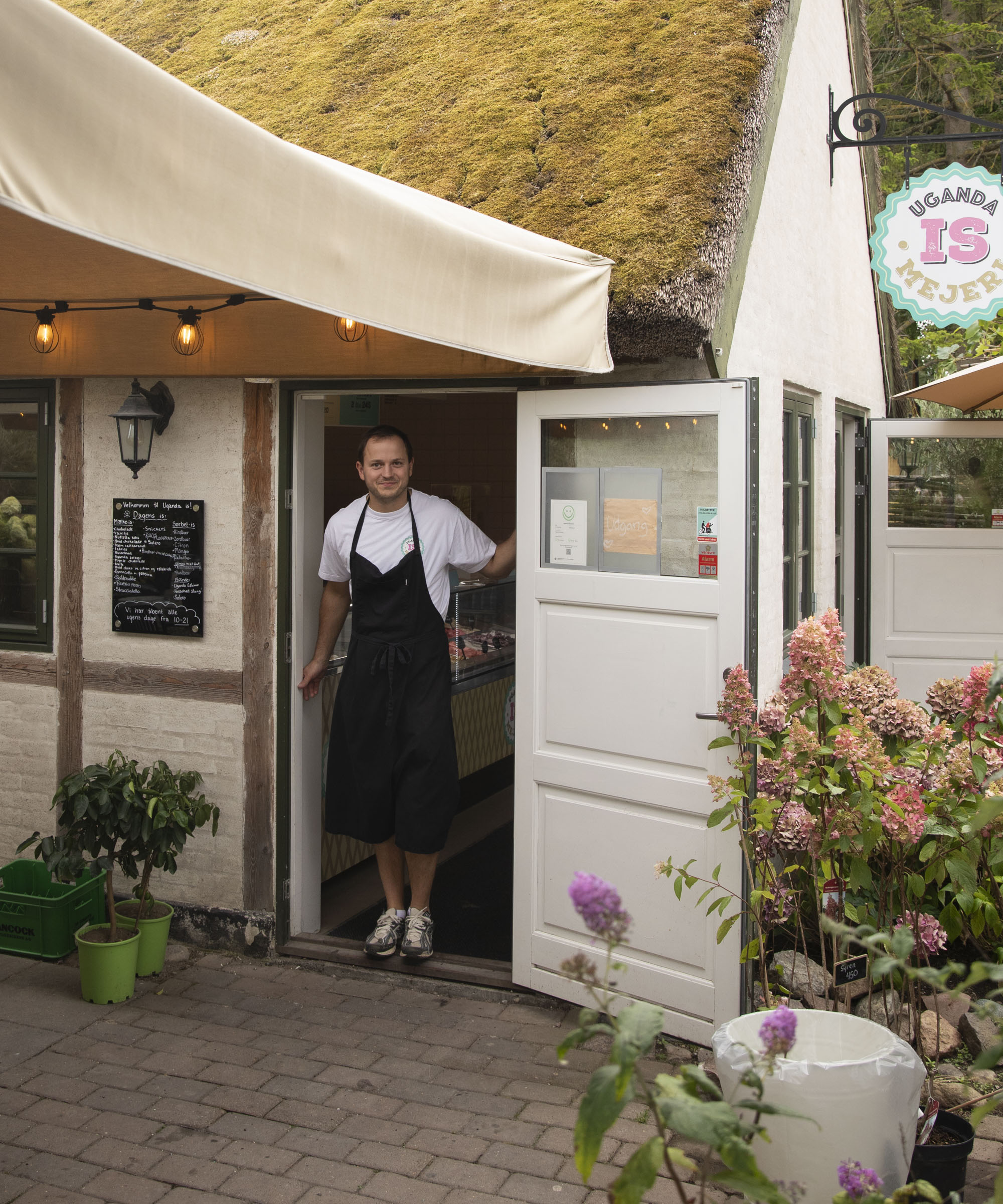 Pick whatever you like at Uganda Ismejeri in Kastrup – This ice cream institution draws fans from near and far with 24 flavors of ice cream served in an idyllic farmhouse
