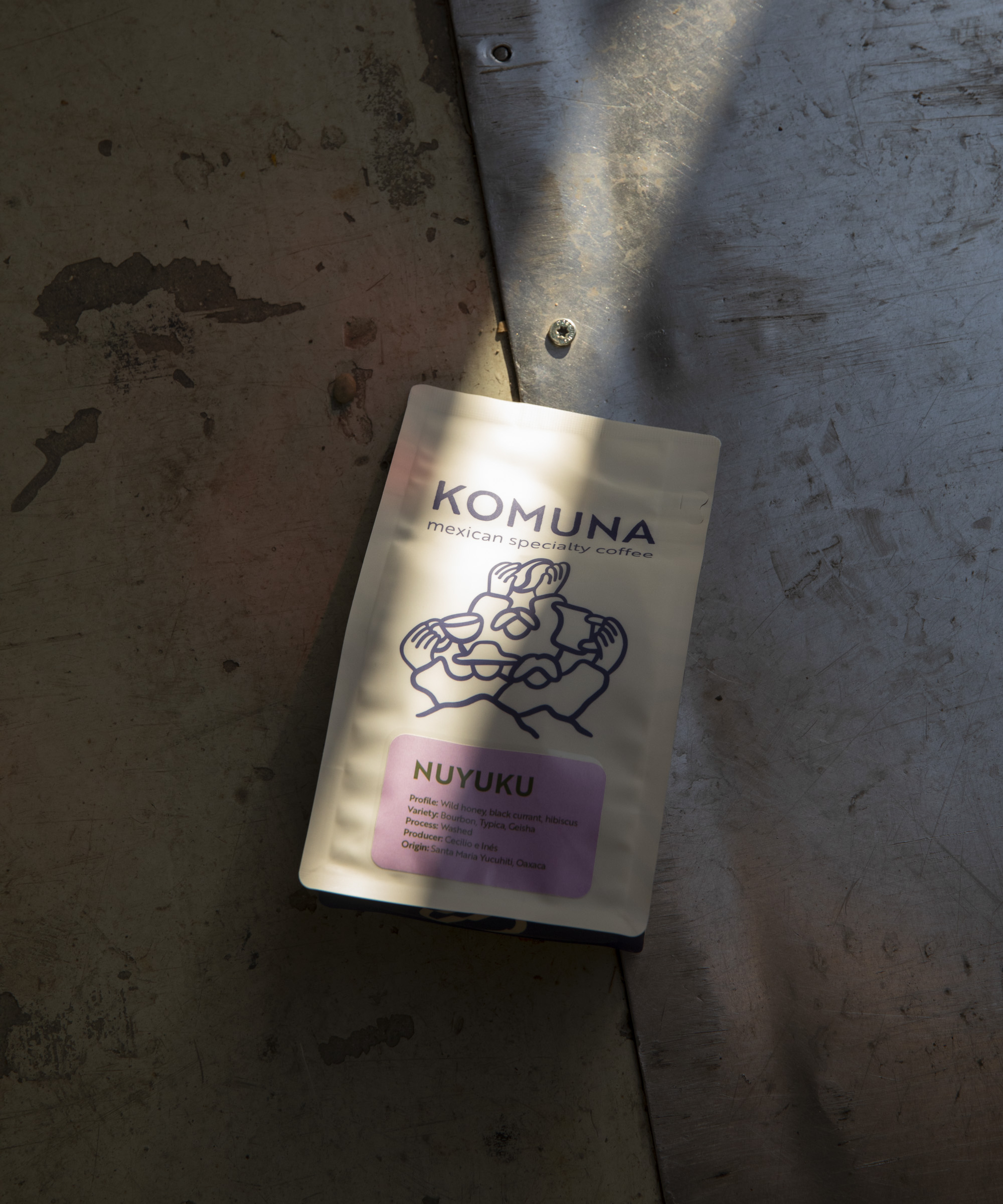 Pick any two bags of coffee from Komuna, including home delivery — Mexico City natives roast the award-winning coffees of their homeland in Copenhagen