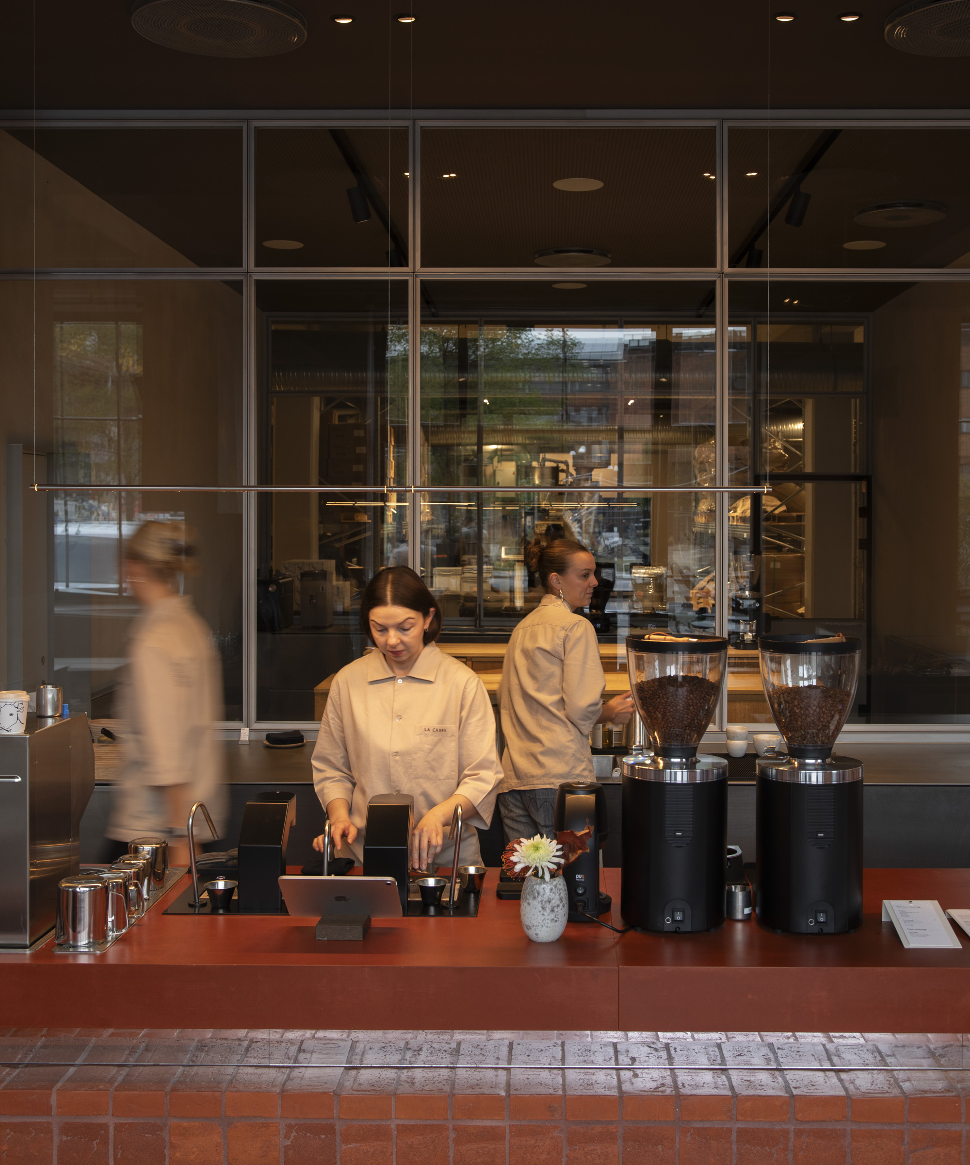 Pick whatever you like at La Cabra in Nordhavn — The globally acclaimed coffee roaster finds new form in a stunning café at the heart of its roastery