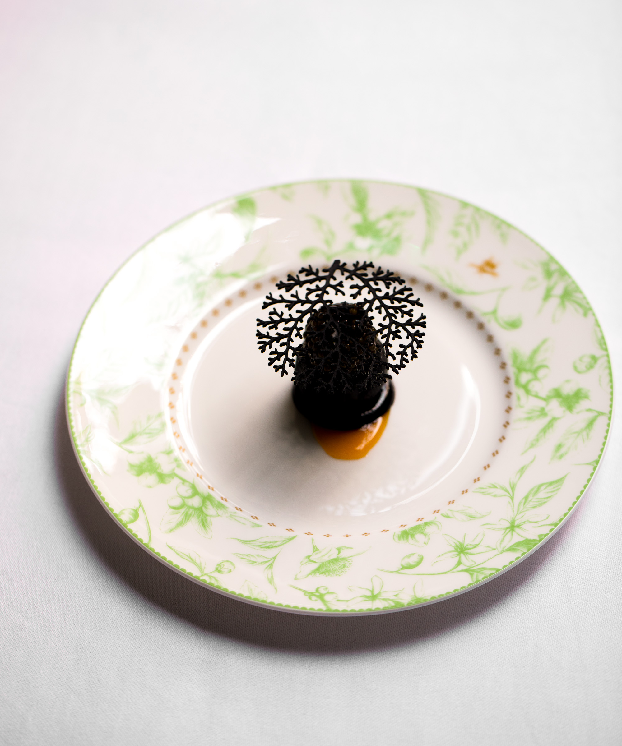 12 servings at Parsley Salon in Hellerup — One Michelin star, six tables, and a menu shaped by what’s found and grown in Northern Zealand