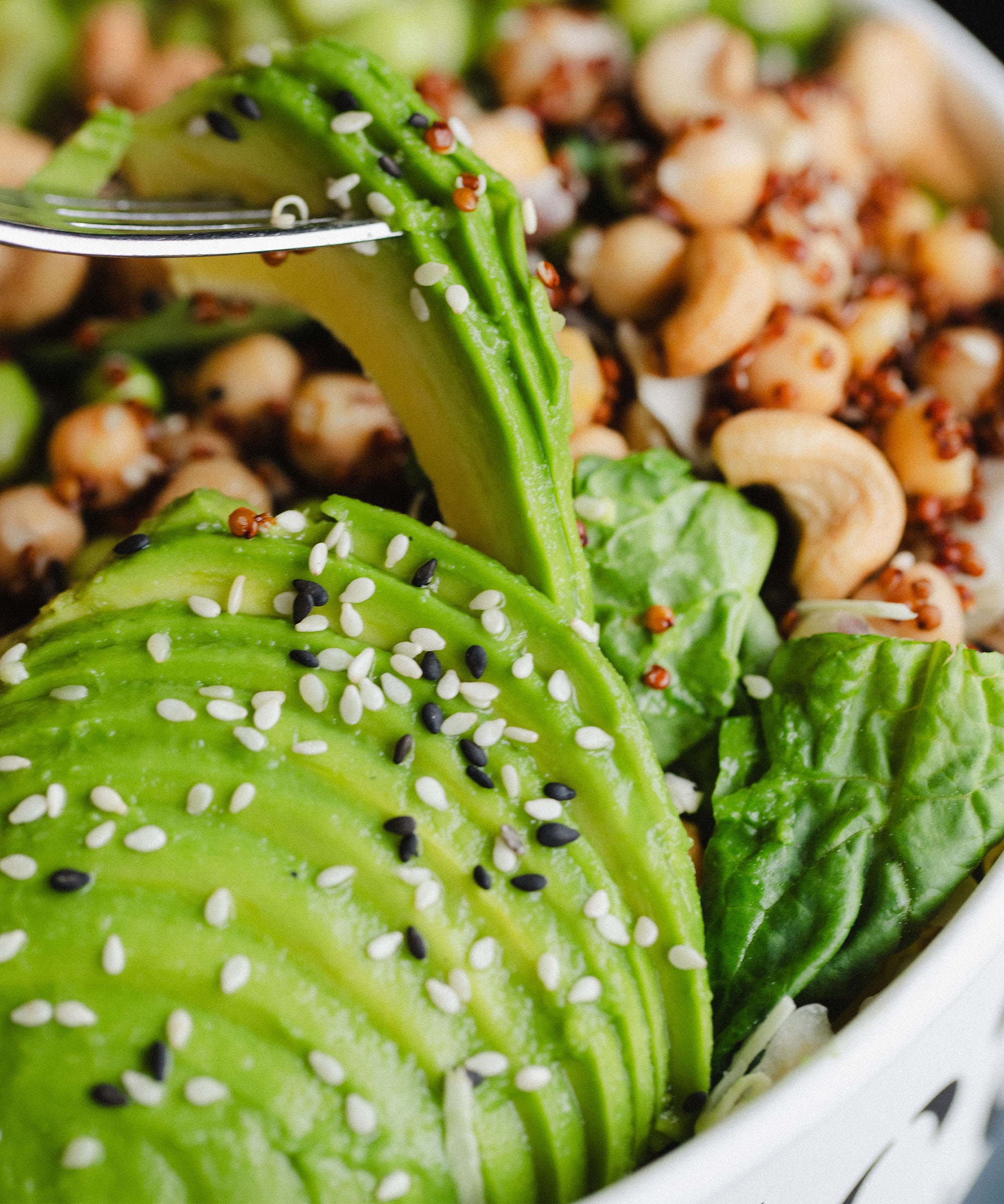 Pick any salad or sandwich combo at Kcal — A Copenhagen clean-eating pioneer brings chicken sesame bowls, spicy beef sandwiches, and fresh juices to six locations